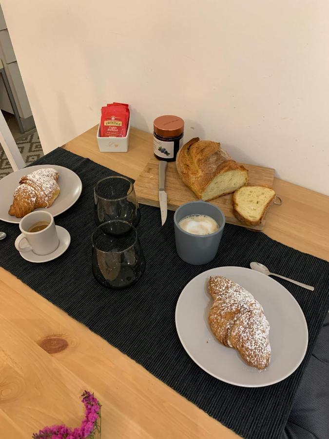 Gale Apartment Bologna Bagian luar foto